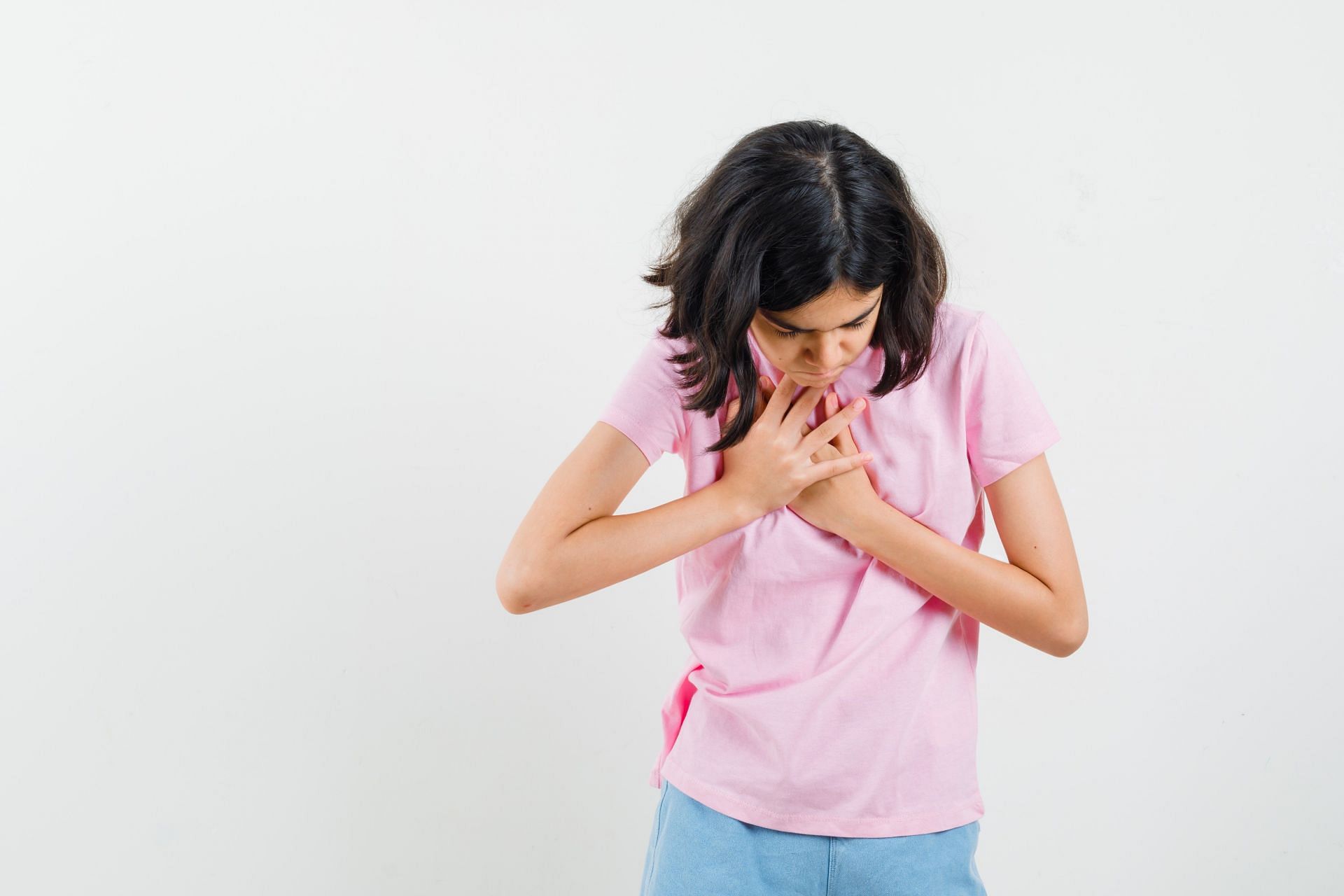 Anxiety has many physiological reactions, including shortness of breath. (Image via Freepik/ Freepik)